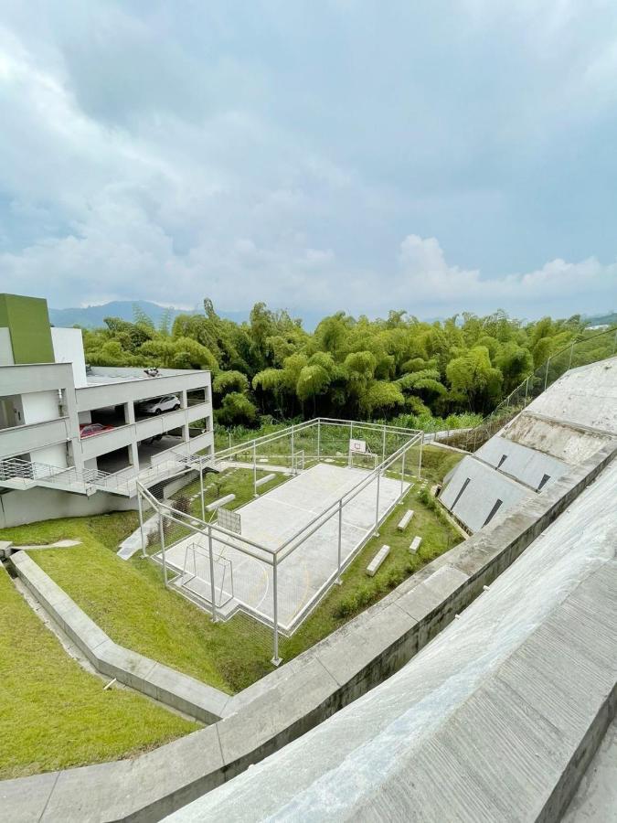 Estudio Con Piscina Cerca Al Centro Por Parcerosgroup Apartment Pereira Exterior foto